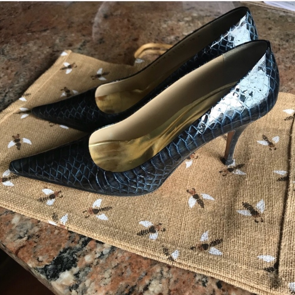 Kenneth Cole Patent Faux Snakeskin Low Pump